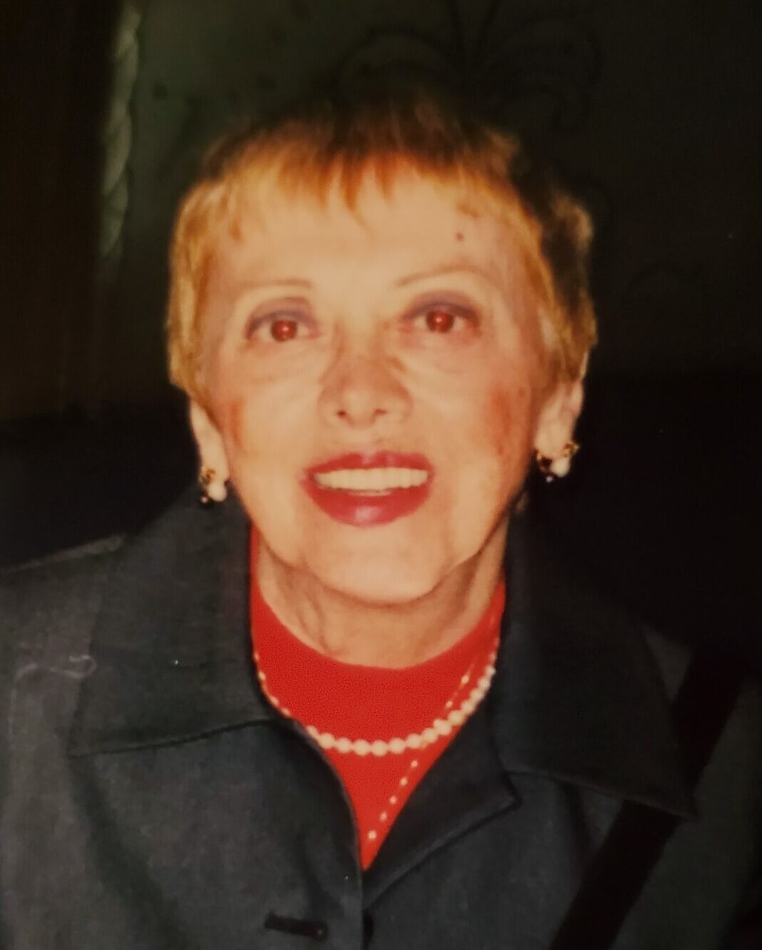 Gloria Amoury